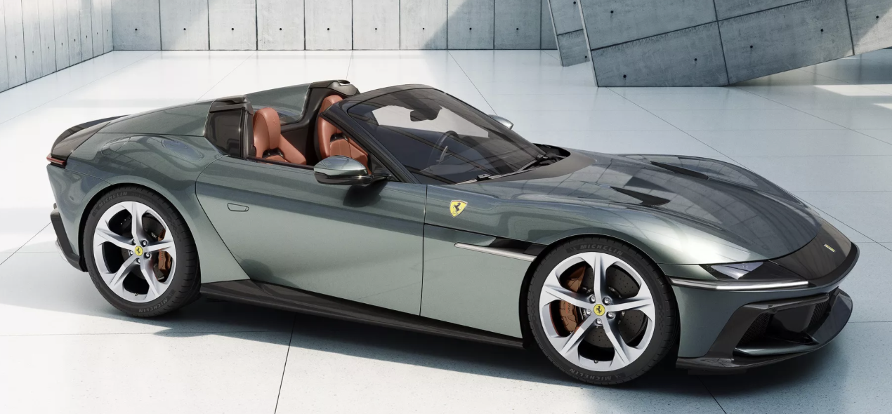 Вибух сил: Ferrari 12Cilindri гримить з 819-сильним V12 двигуном, що видає 9 500 обертів на хвилину (ВІДЕО)