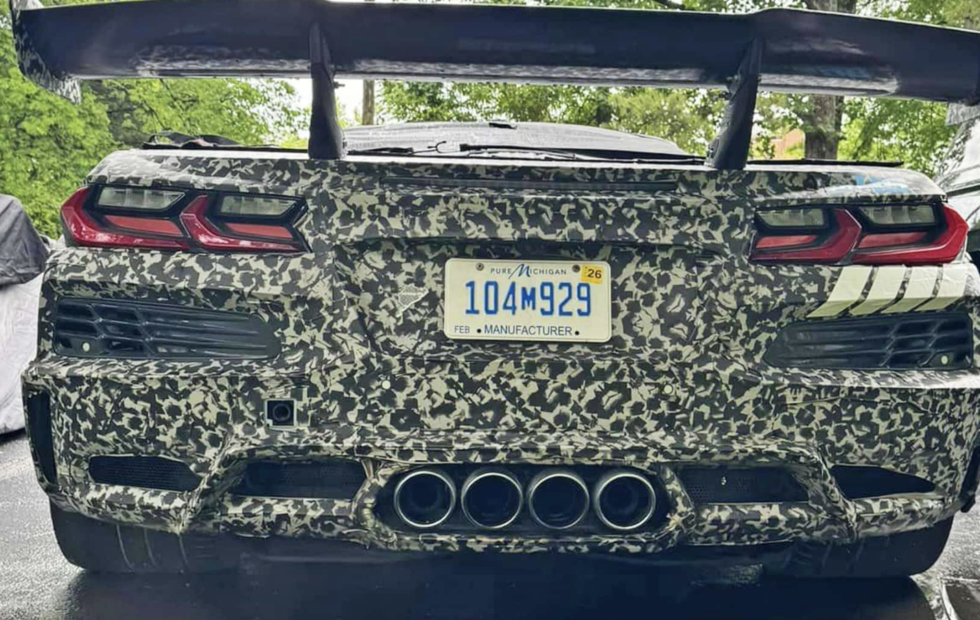 Рев відмінного від корвету ZR1 нагадує знайому мелодію V-подібного двигуна Z06