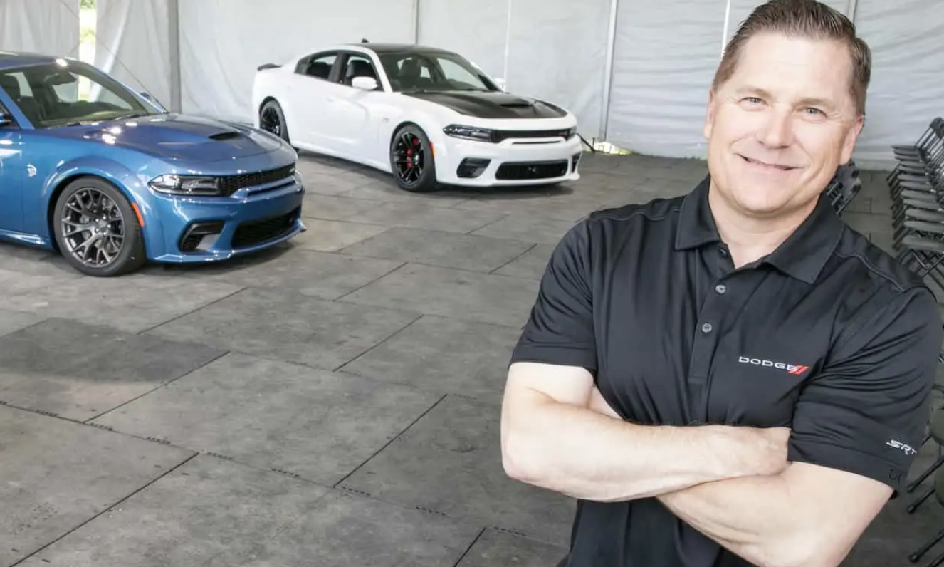 Головний виконавчий директор компанії Dodge та архітектор ери Hellcat припиняє свою роботу