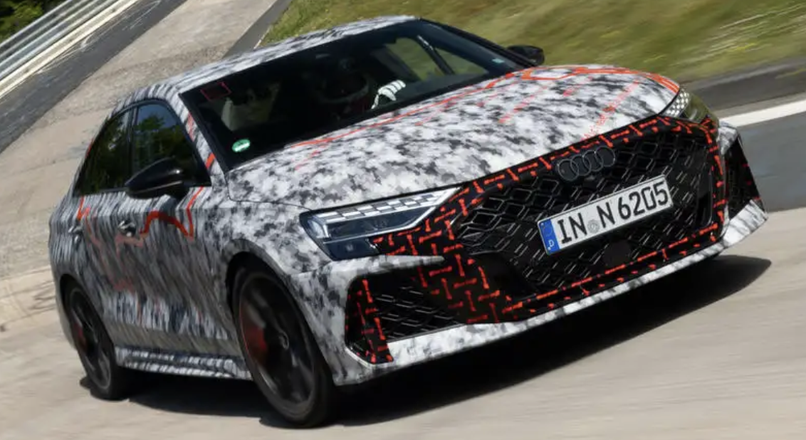 Перші фото оновленого Audi RS3, який побив рекорд на Нюрбургрингу