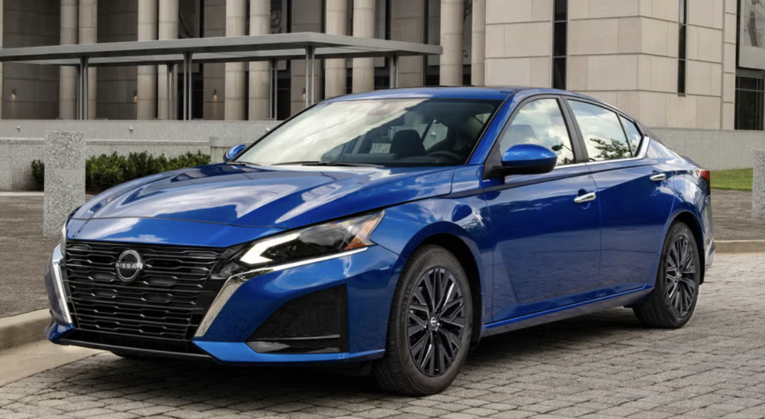 Nissan Altima 2025: Нові рішення та модернізація, але менше потужності