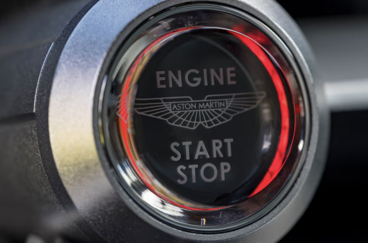 Aston Martin здійснює наші мрії: тизер V-12 Vanquish 2024 року (ВІДЕО)