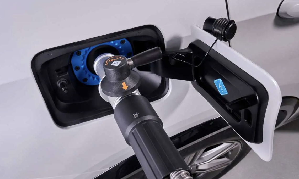 BMW випустить новий водневий автомобіль до 2028 року