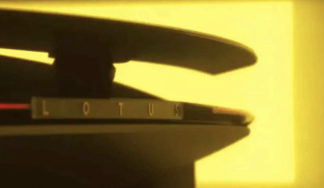 Концепт Lotus Theory 1: унікальний дизайн та центральне розташування водія