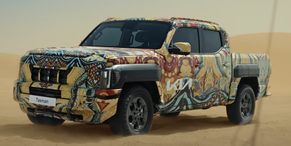 Kia Tasman Pickup прокладає шлях через піщані дюни перед дебютом (ВІДЕО)