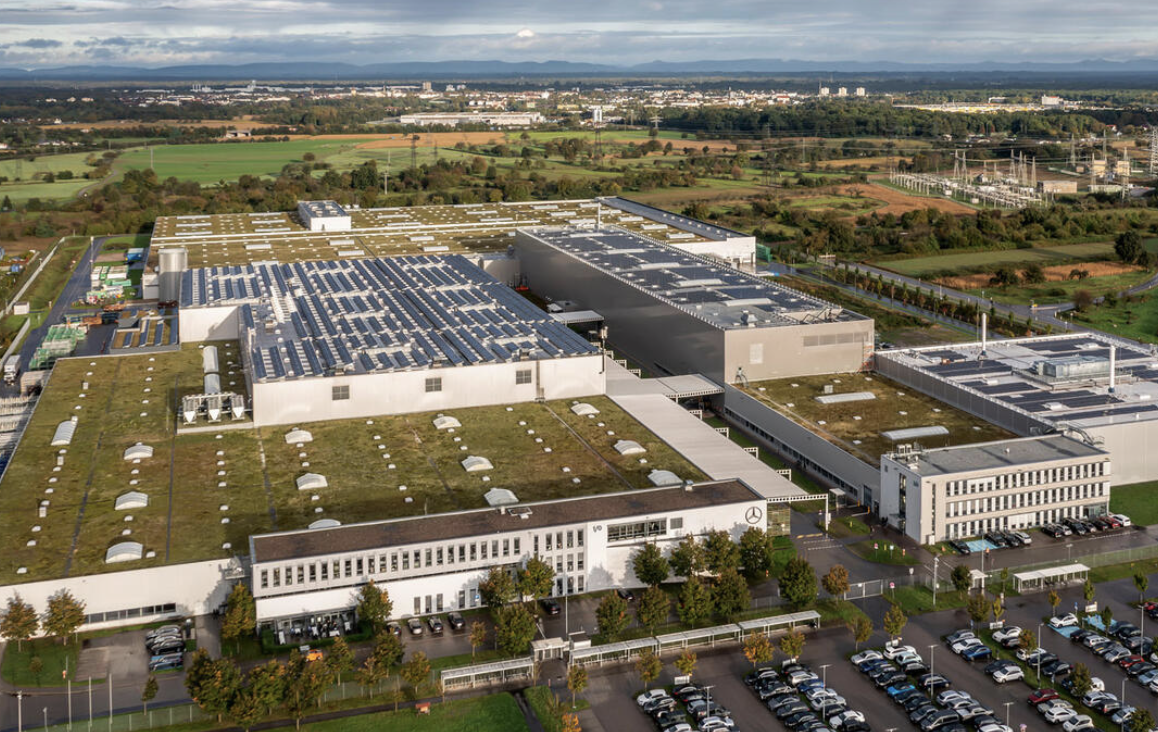 Новий завод Mercedes переробляє 96% матеріалів з акумуляторів
