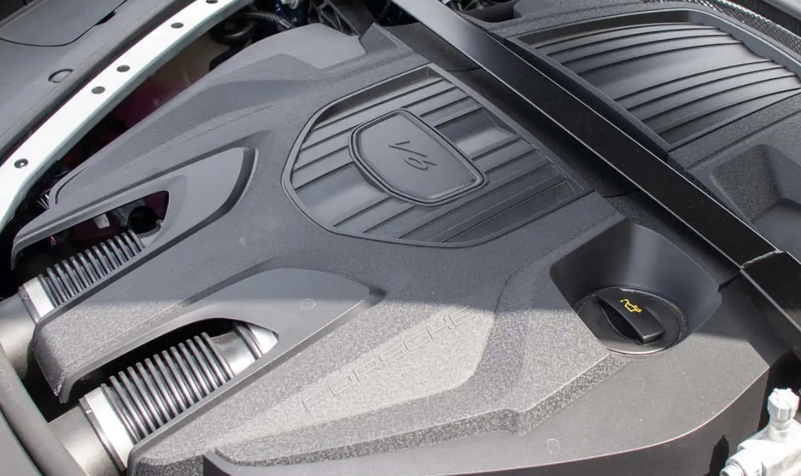 Зростаючий попит на бензинові авто: стратегія Porsche