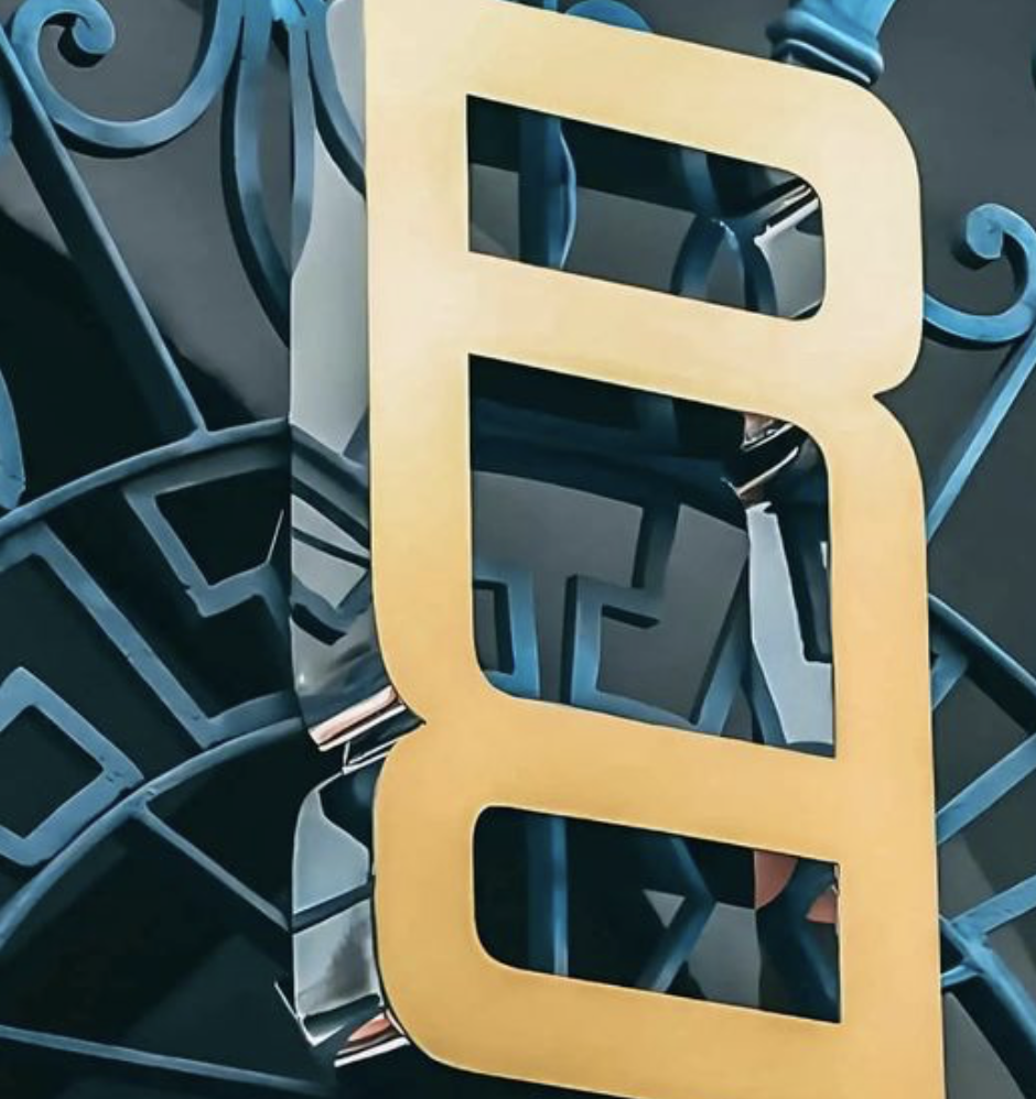 Range Rover отримав новий логотип: дві літери R як символ оновленого бренду