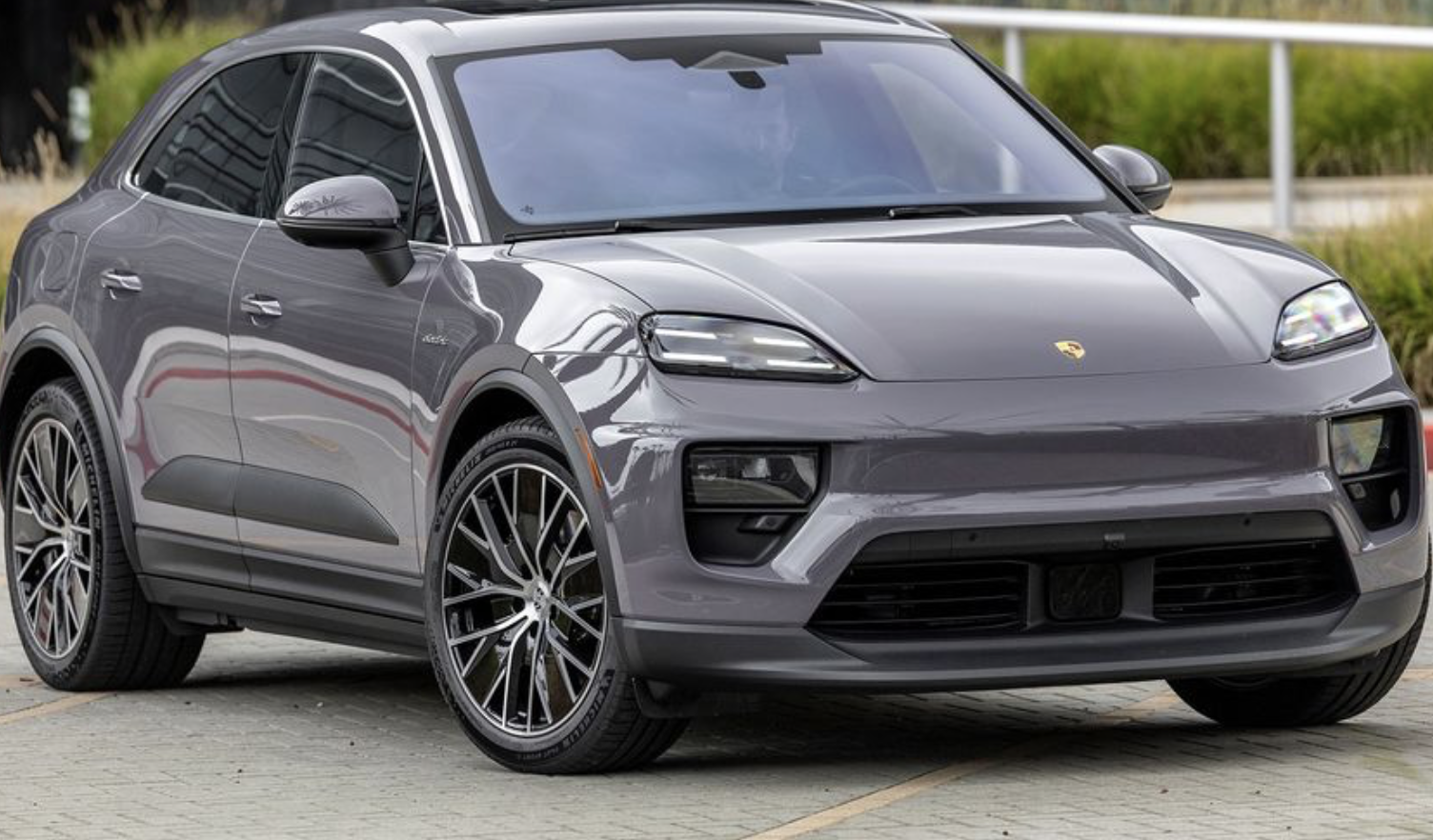 Porsche готує компактний бензиновий кросовер — дебют очікується до 2030 року