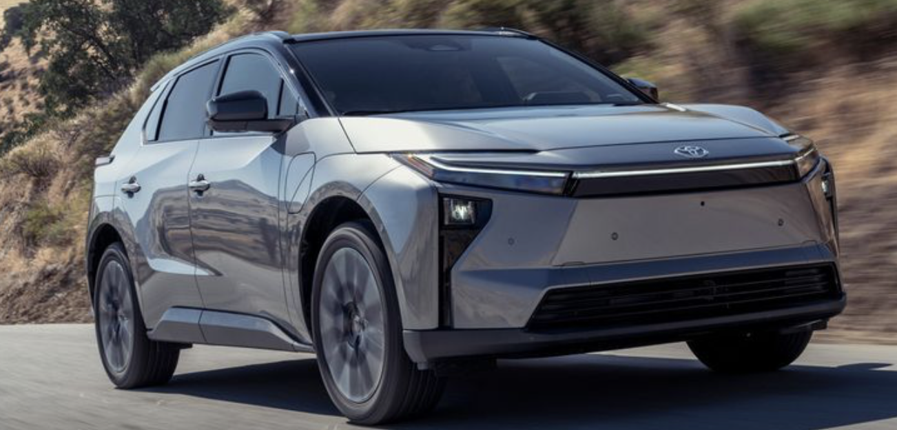 Toyota представила оновлений електрокросовер bZ 2026 з більшим запасом ходу та нижчою стартовою ціною