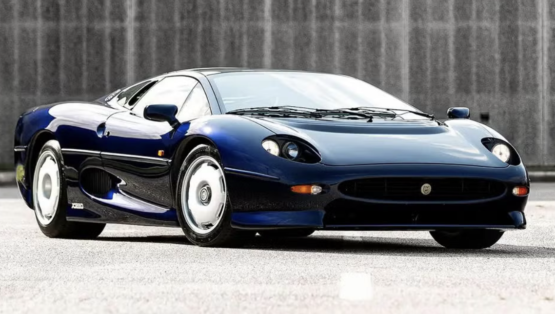 Рідкісний Jaguar XJ220 1993 року виставили на аукціон Bring a Trailer