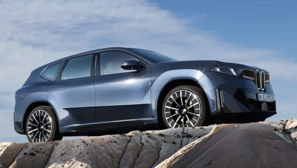 BMW готує технологічну революцію: інновації iX3 з’являться у понад 40 моделях