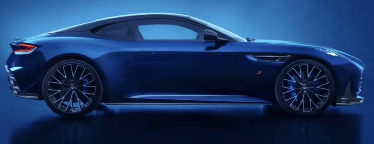 Aston Martin представив потужніший DB12 S із 691 кінською силою та новим агресивним дизайном