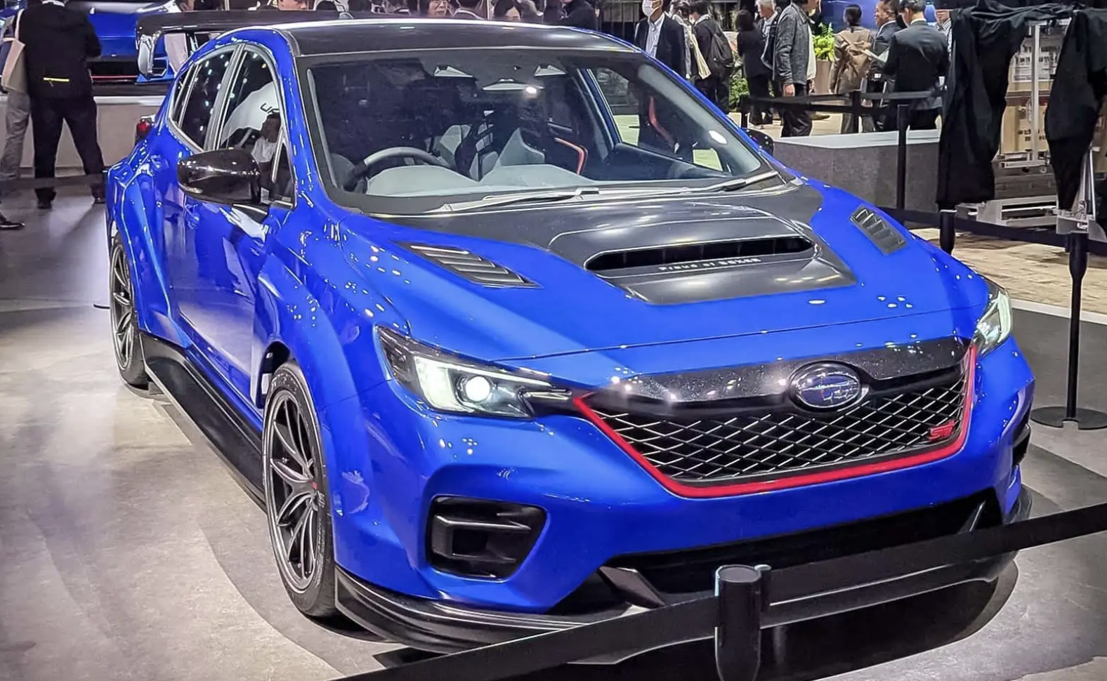 Subaru представила два спортивні концепти STI: електричний Performance-E та бензиновий Performance-B