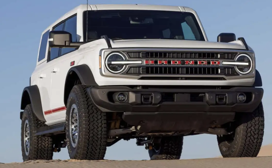 Ford готує компактний Bronco для європейського ринку: PHEV у 2027 році