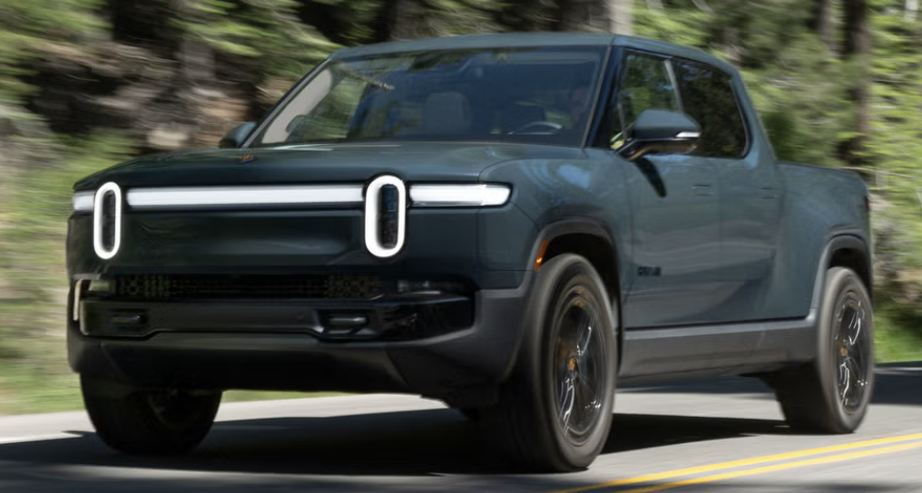 Rivian розширює можливості R1S та R1T