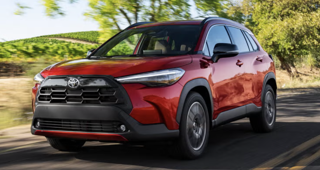 Toyota відкликає гібридні Camry і Corolla Cross через ризик втрати потужності та пожежі
