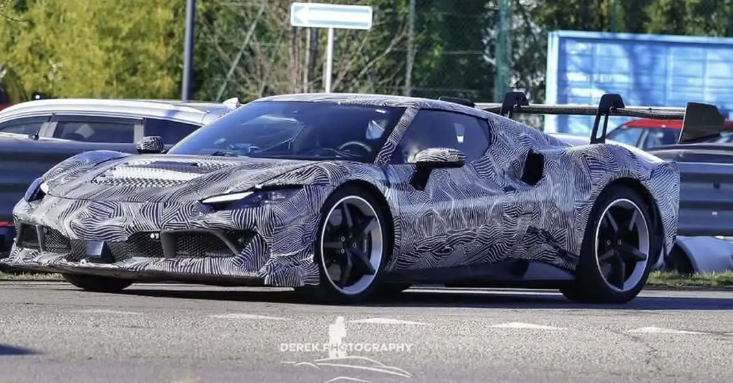 Новий екстремальний суперкар від Ferrari помітили на тестах