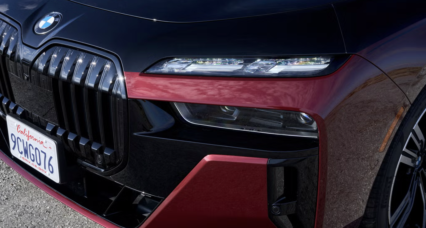 BMW показала перший тизер оновленого седана 7-Series 2027 року