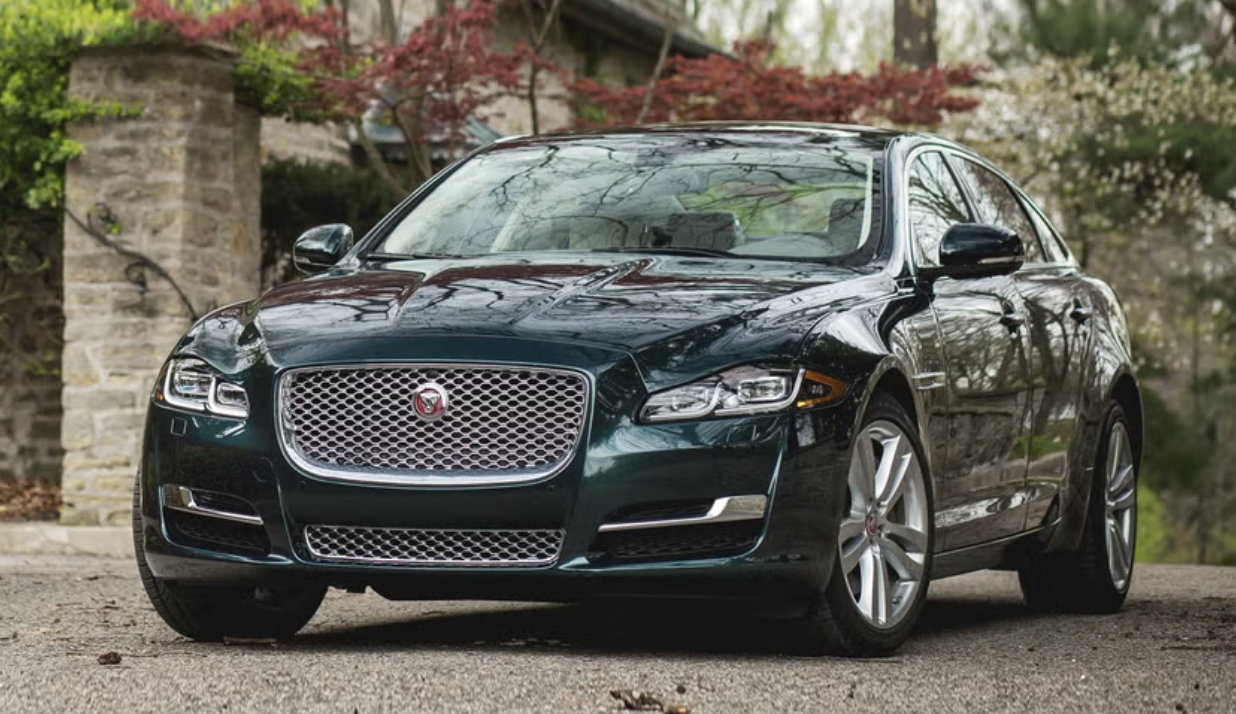 Компанія Jaguar відмовилася одразу від кількох нових моделей, щоб повністю перейти до електромобілів