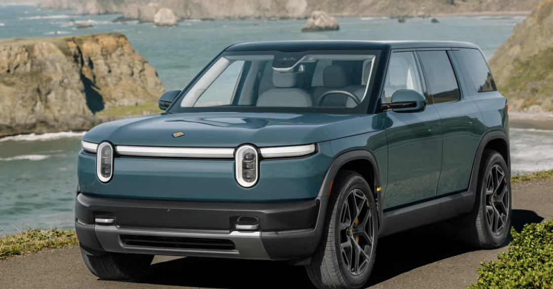 Rivian готує нові версії R2: компанія натякнула на електропікап та спортивний R2X