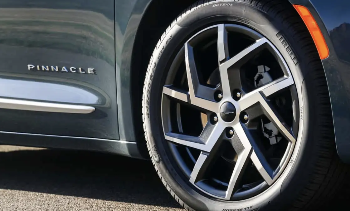 Chrysler готує дешеву новинку: бренд може повернутися до масового сегмента