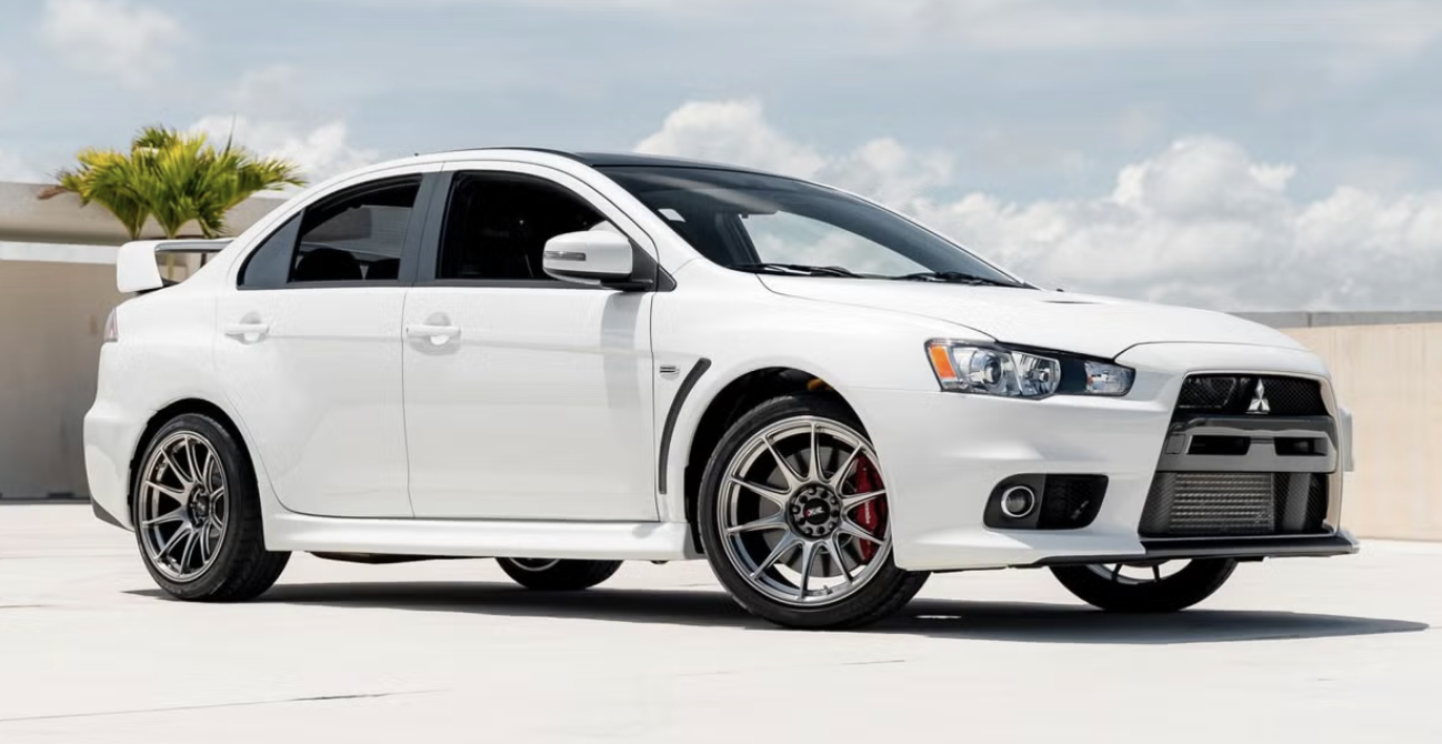 Легендарний Mitsubishi Lancer Evolution X продали за вражаючу суму на аукціоні