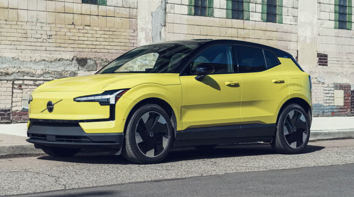 Volvo розширює SUV-лінійку: бренд готує доступний електрокросовер і новий флагман