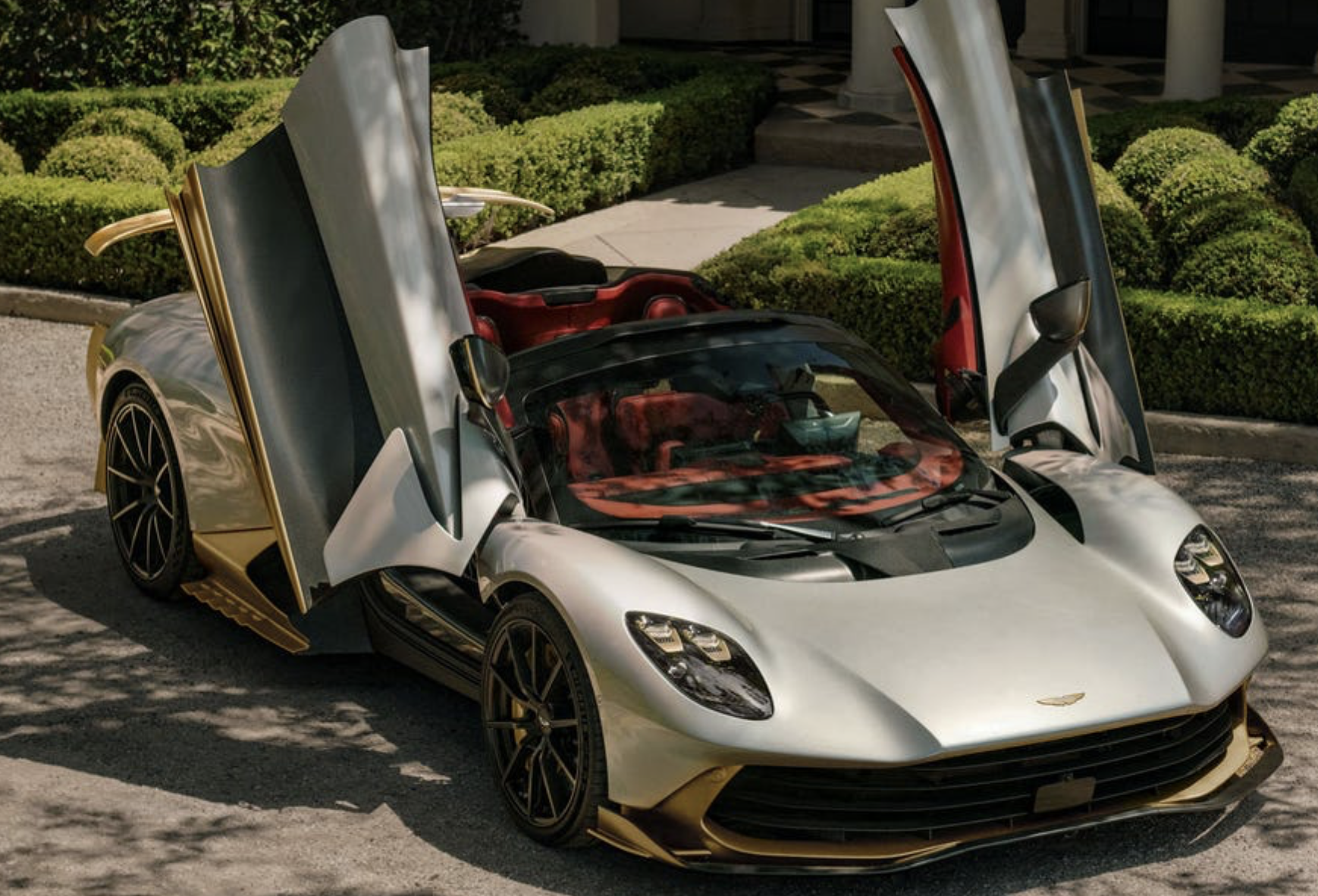 Aston Martin Valhalla Spider став найшвидшим відкритим авто марки