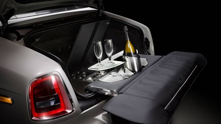 Rolls-Royce продемонструвала останні версії своїх культових моделей