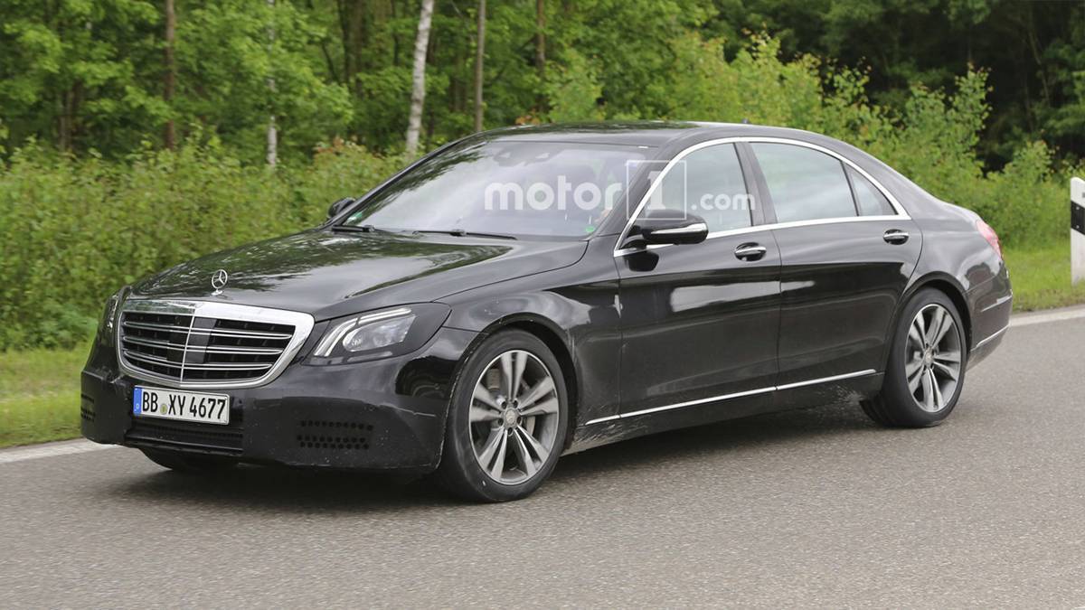 Перші фото салону рестайлінгового Mercedes-Benz S-Class вже в Мережі