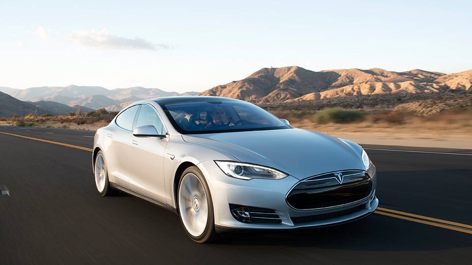 Автомобілі Tesla з автопілотом проїхали 160 млн км