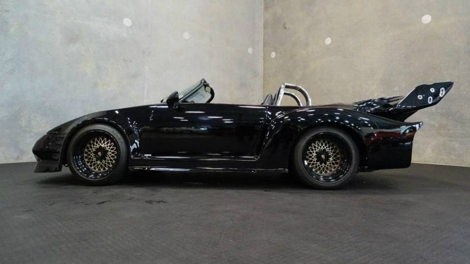 Переформований Porsche 911 виставлений на продаж