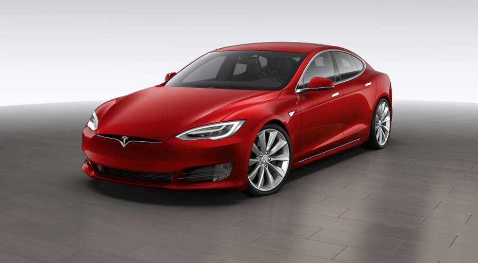 Компанія Tesla знизила ціну Model S на 8% завдяки правкам коду