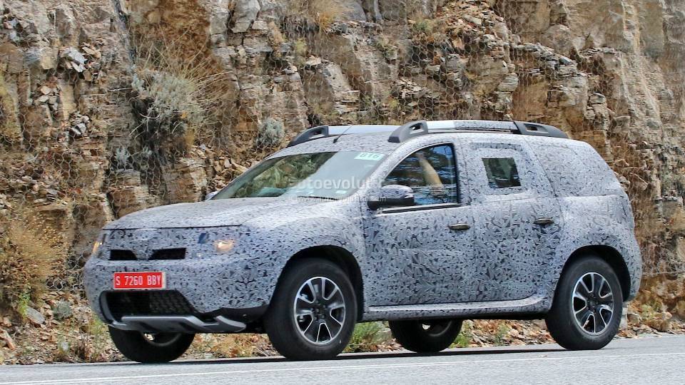 Папарацці проникли всередину новенького «Дастера»