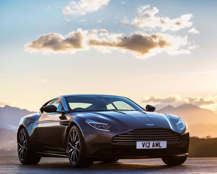 Для Aston Martin DB11 зібрали перший V12 мотор