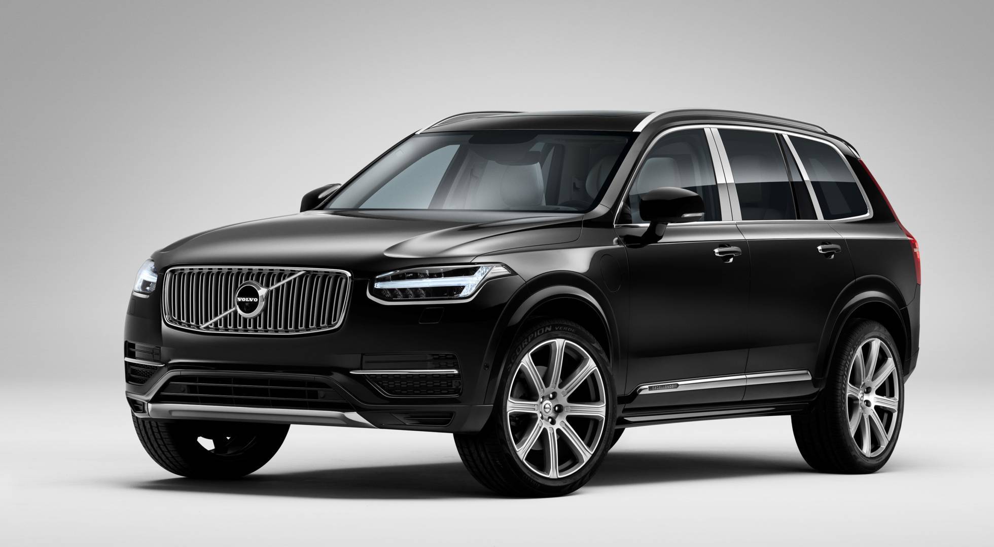 Прем'єра нового Volvo XC60 відбудеться в березні 2017 року