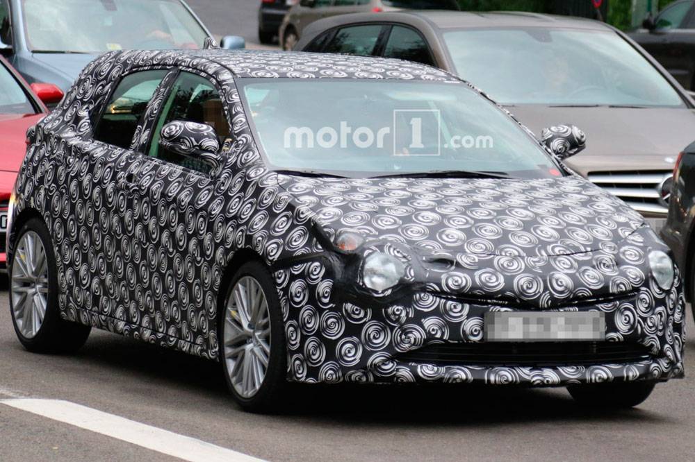 Нова Toyota Auris виїхала на тести