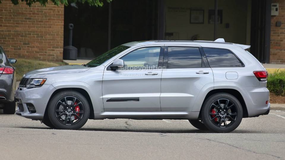 Папарацці зафіксували Jeep Grand Cherokee на 700 «коней»