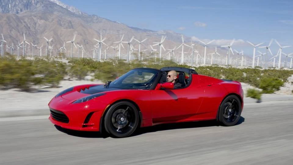 Tesla Roadster отримала на третину збільшений запас ходу
