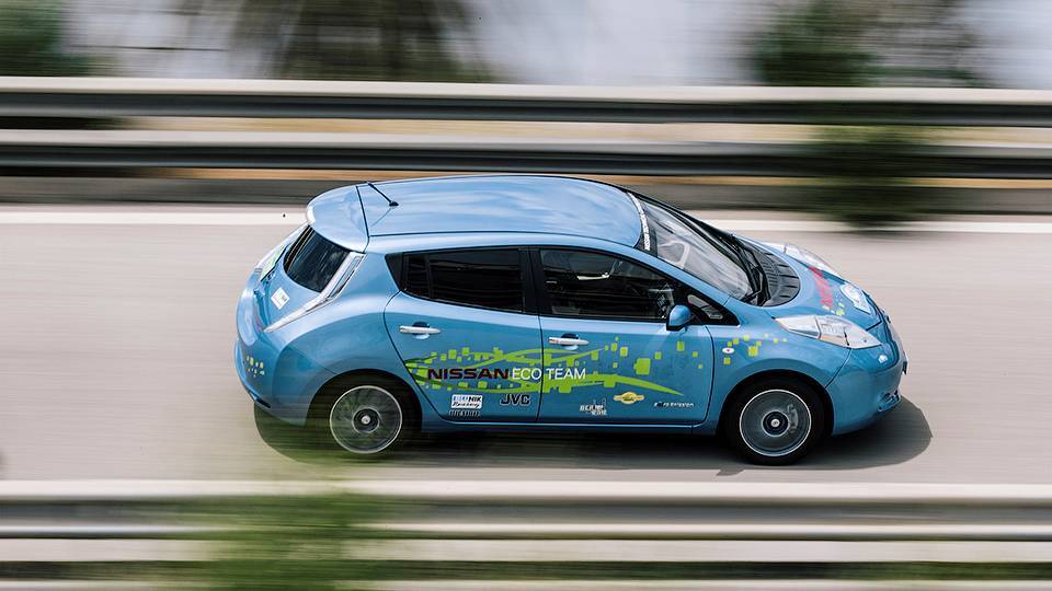 Інженерами Nissan на канікулах був створений дальнобійний Leaf