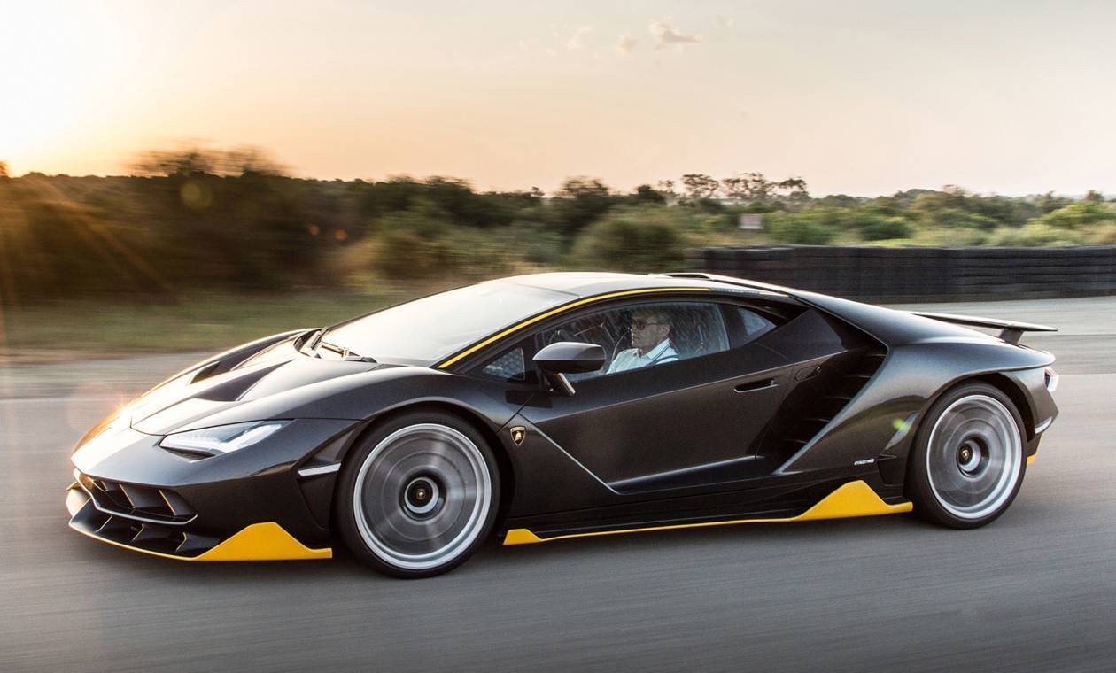 Перший раз Lamborghini Centenario показалася в русі