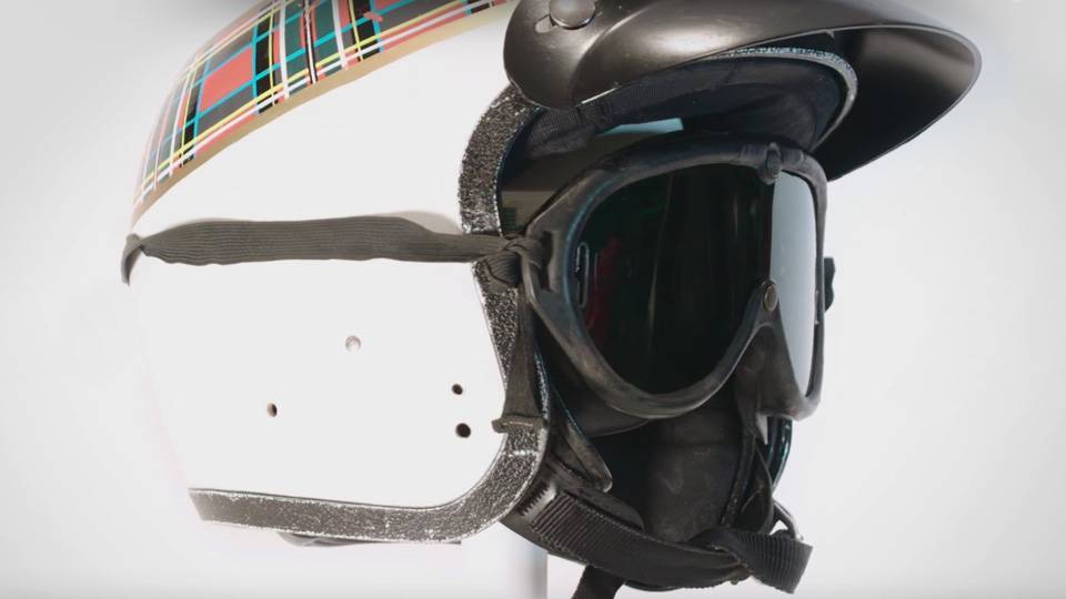 Еволюція гоночних шоломів була показана на 2-хвилинному відеоролику