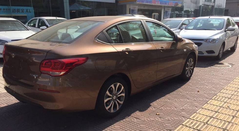 Папараці проникли всередину новітнього Chevrolet Cavalier