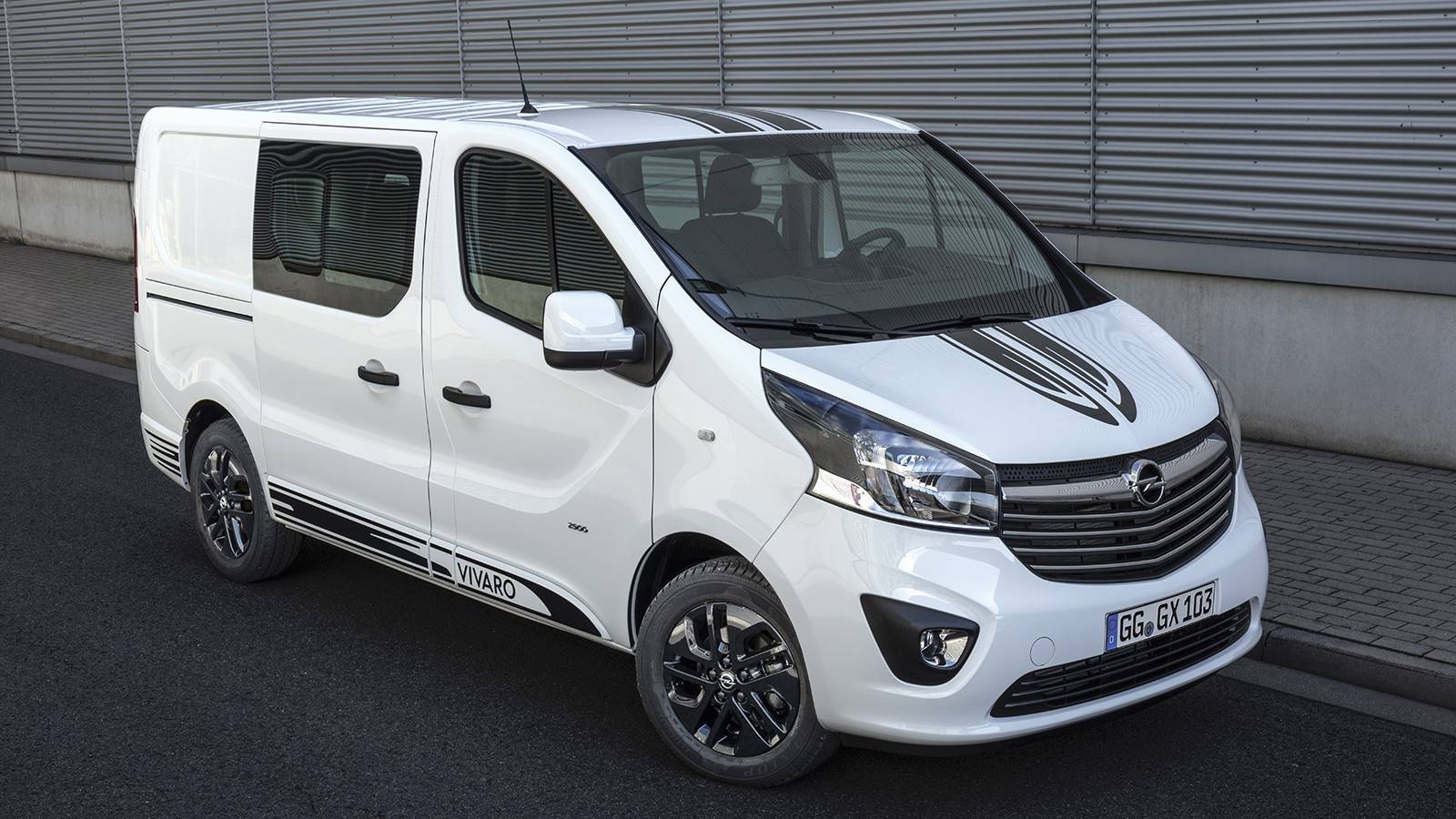 У мінівені Opel Vivaro з'явилася заводська версія Sport