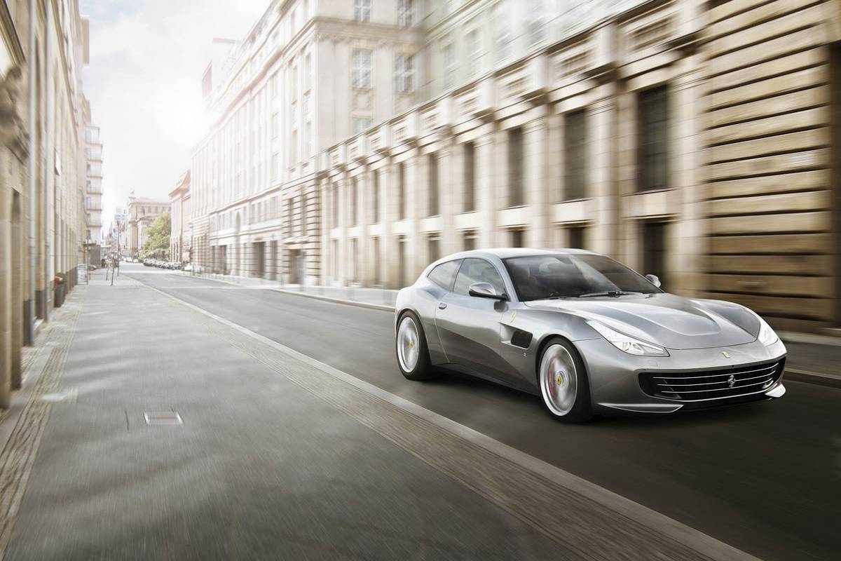 Ferrari презентує турбовану варіацію купе GTC4Lusso