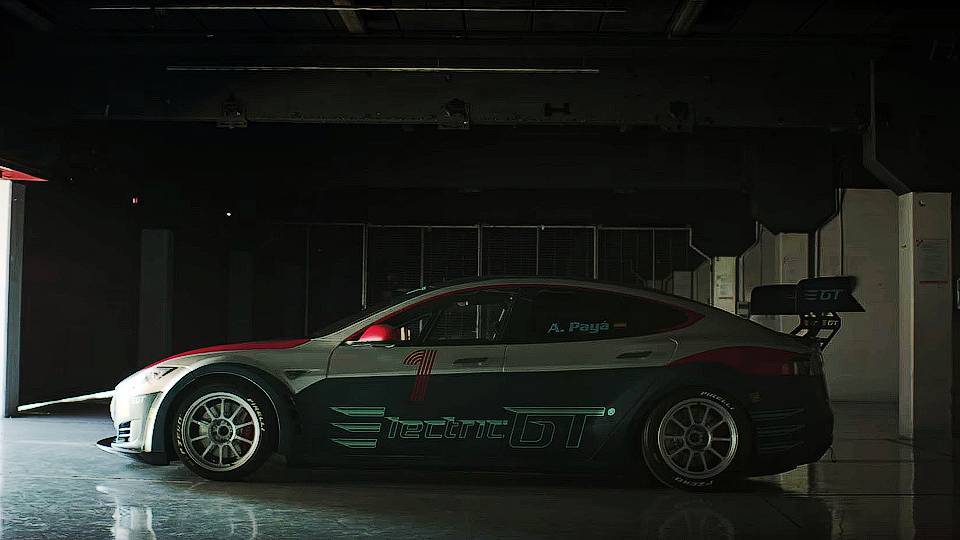 Гоночний електроседан Tesla Model S представлений офіційно