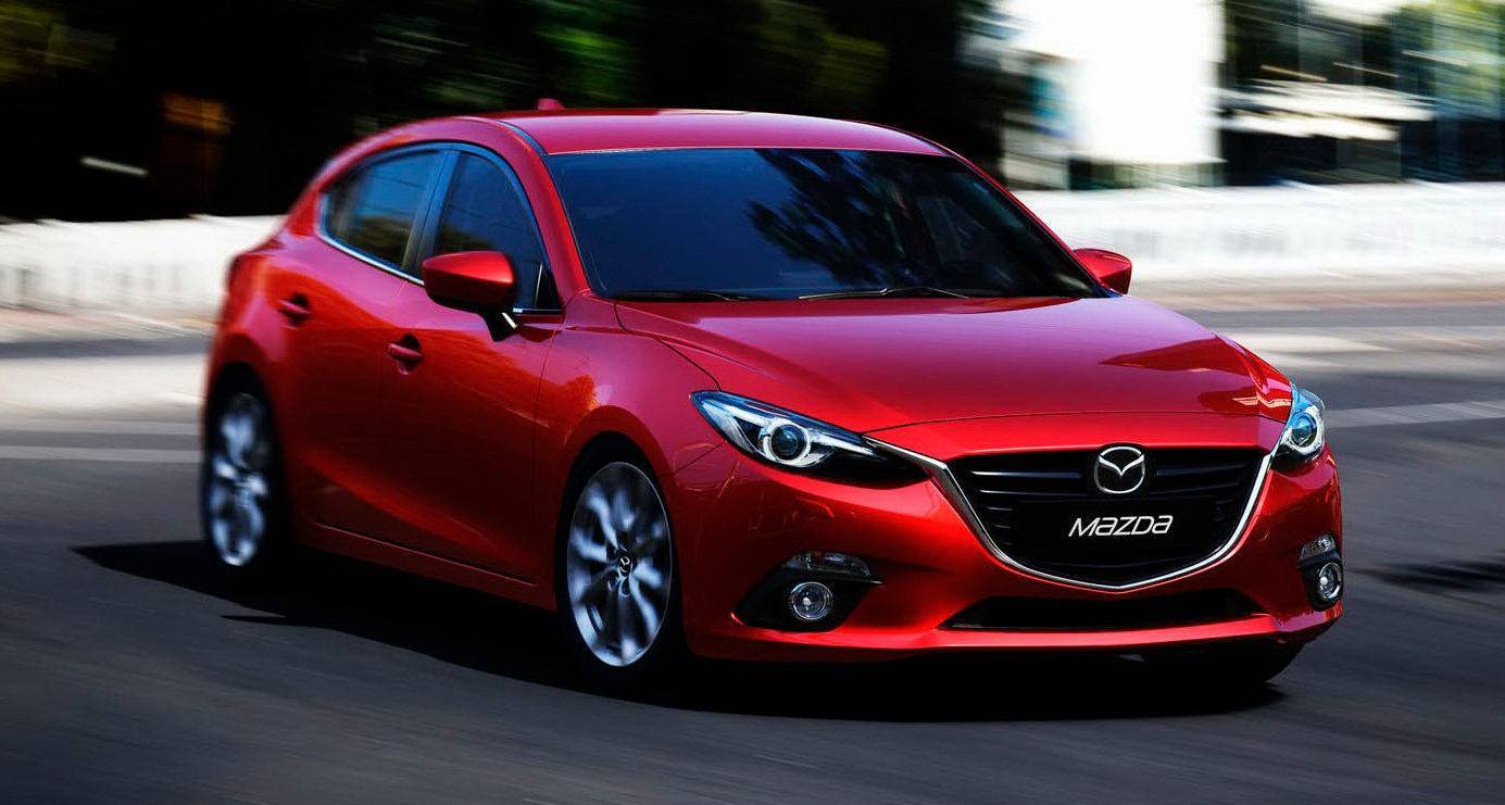 Mazda3 їде на ремонт через витік пального