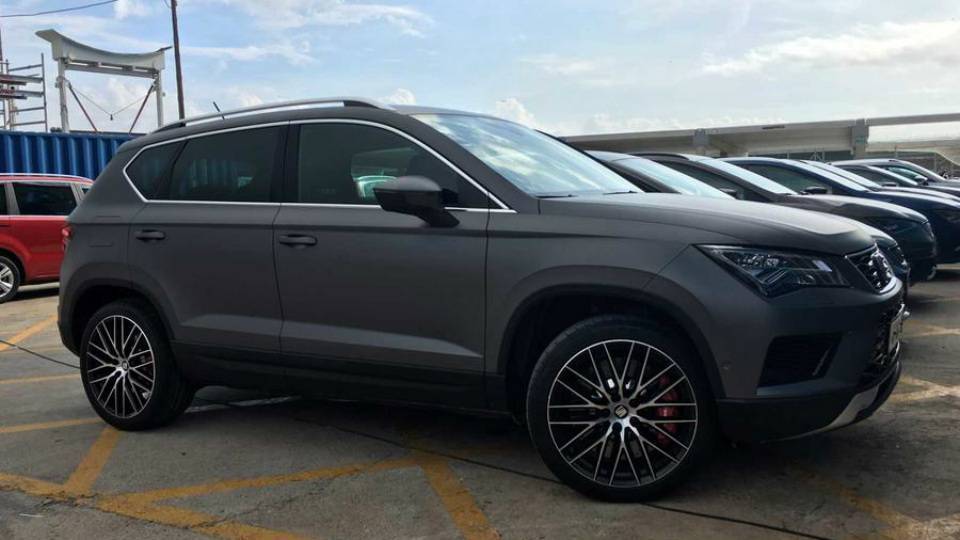 Папарацці «піймали» 300-сильний паркетник Seat