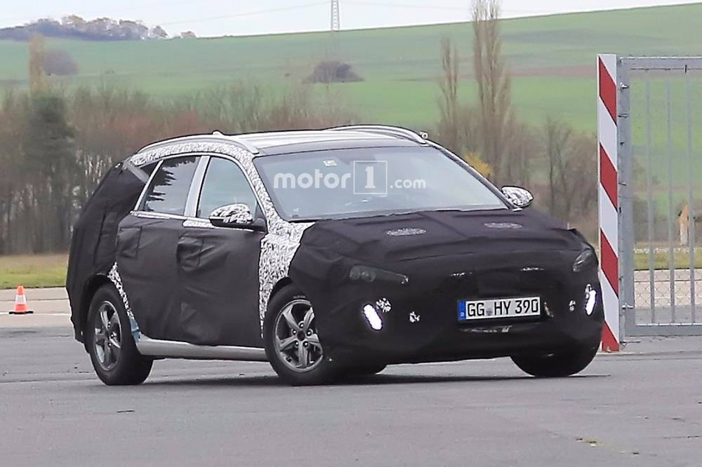 Новий Hyundai i30 в кузові універсал вперше потрапив на випробування